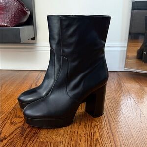 BRAND NEW Stuart Weitzman Lala Boots